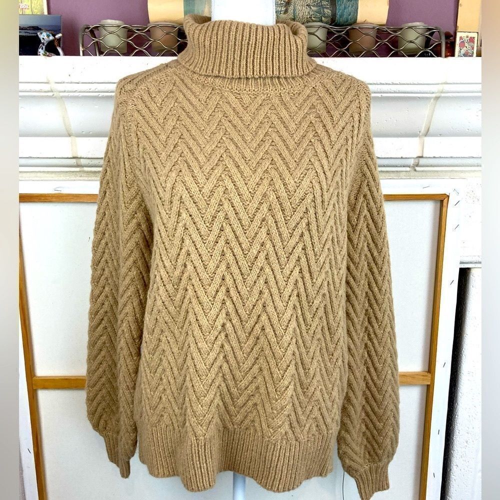 Gorgeous soft chevron pattern knit cowl neck in camel w/ fuller sleeves❤️